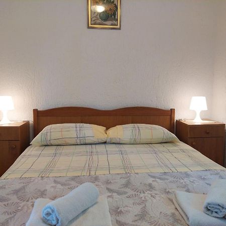 Apartments Hodanic Krk Town Quarto foto
