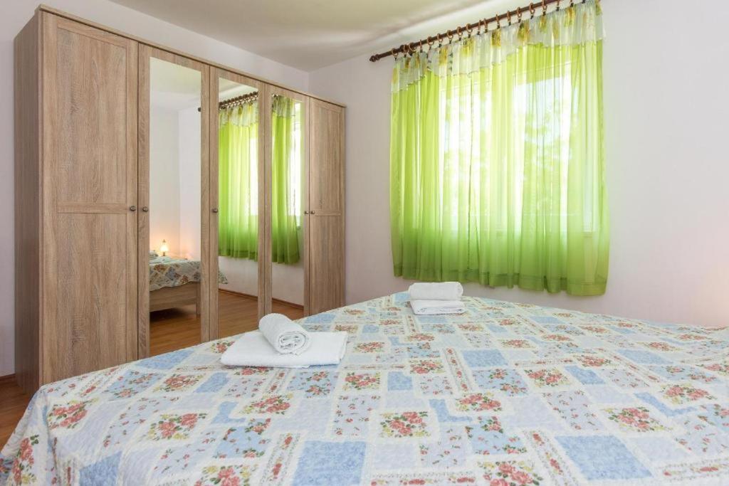 Apartments Hodanic Krk Town Exterior foto